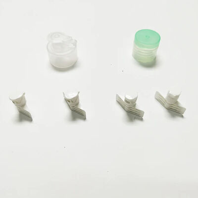 Fabbricazione di parti per bottiglie di liquidi cosmetici per Lancôme